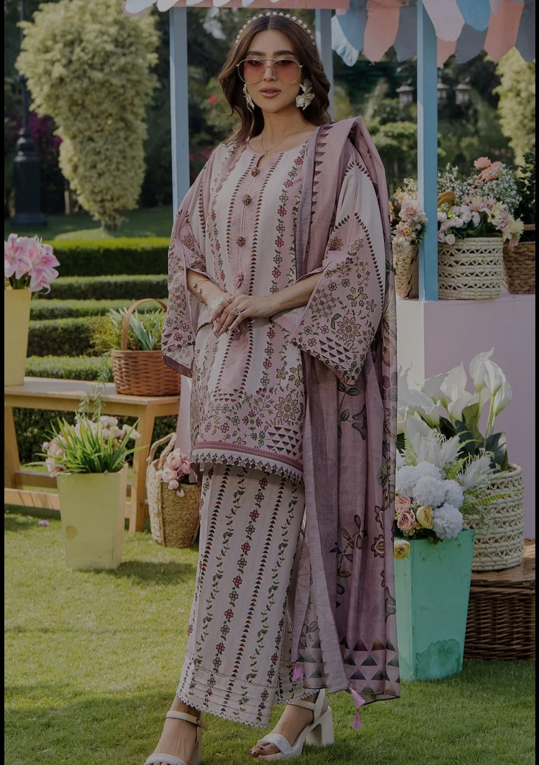 Zunaira Kurta Set With Dupatta SS-023