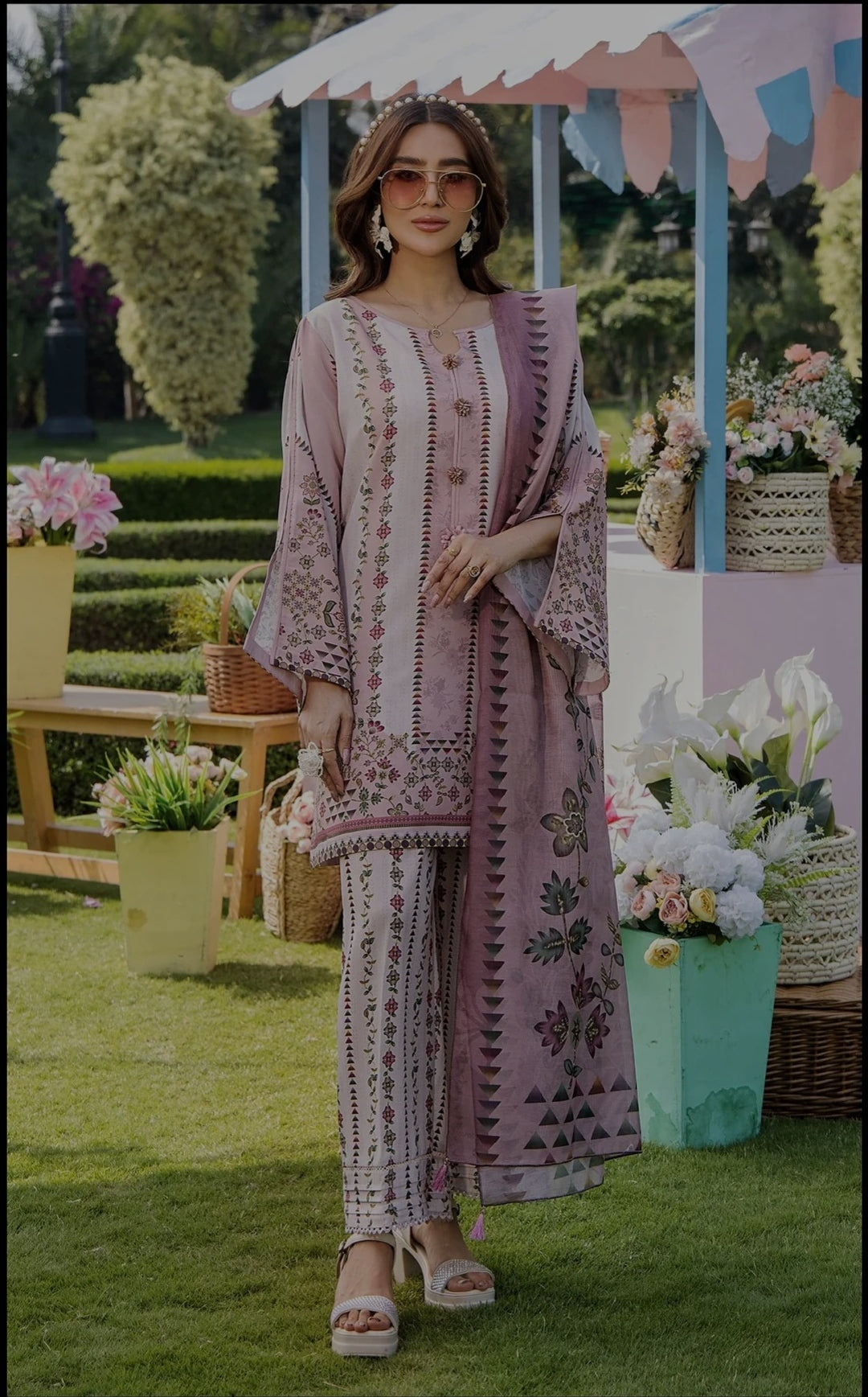 Zunaira Kurta Set With Dupatta SS-023